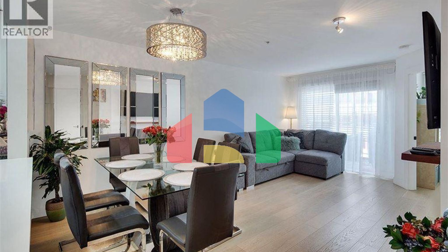 Residential - Single Family Home - North Vancouver, Canada - Canada