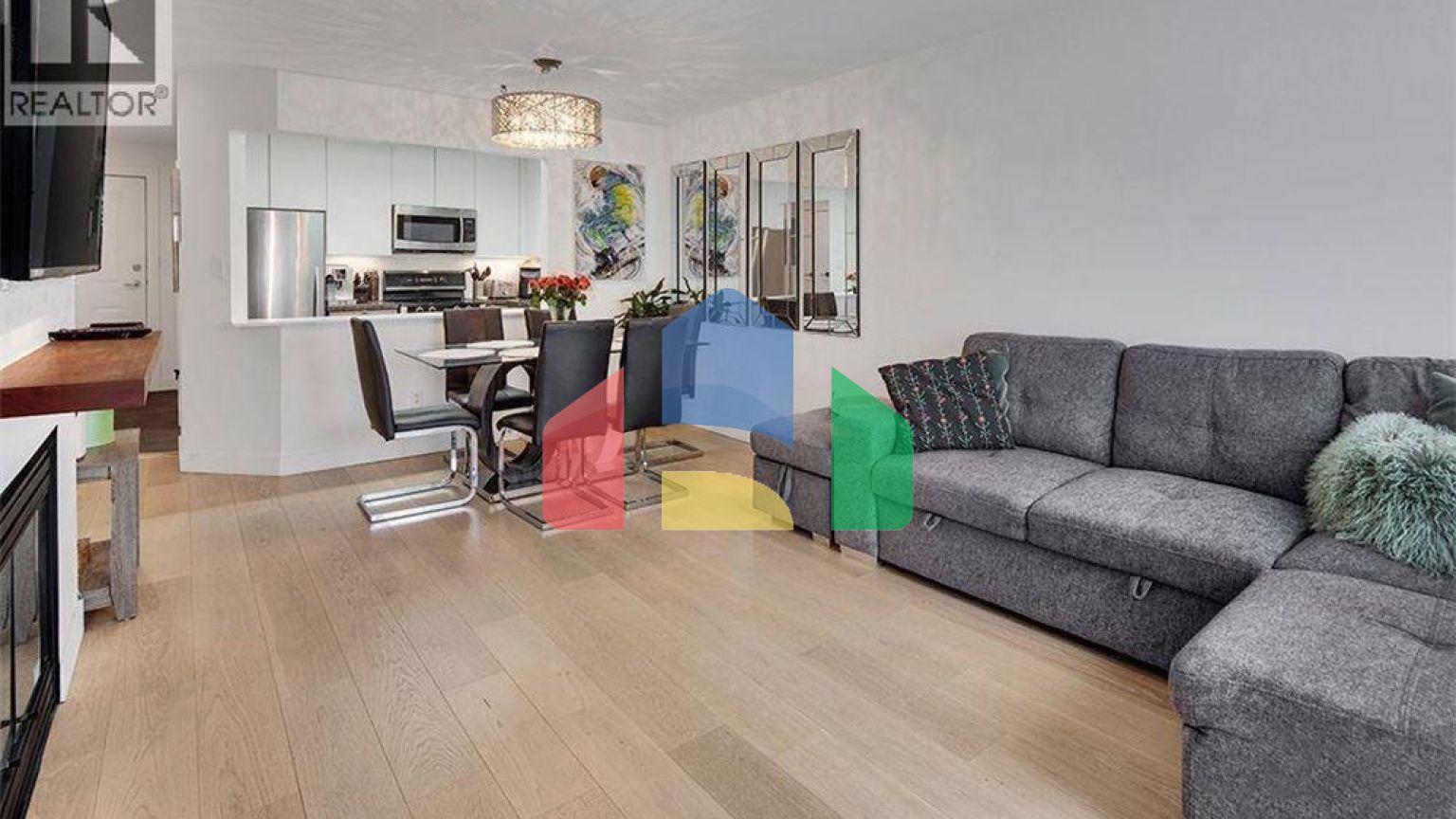 Residential - Single Family Home - North Vancouver, Canada - Canada