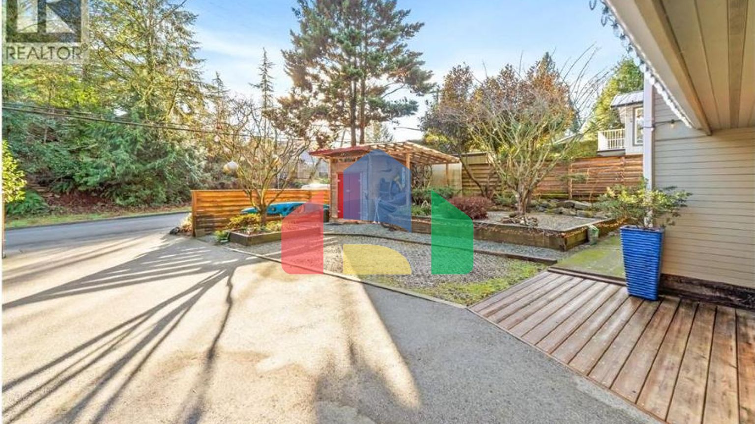 Residential - Single Family Home - North Vancouver, Canada - Canada