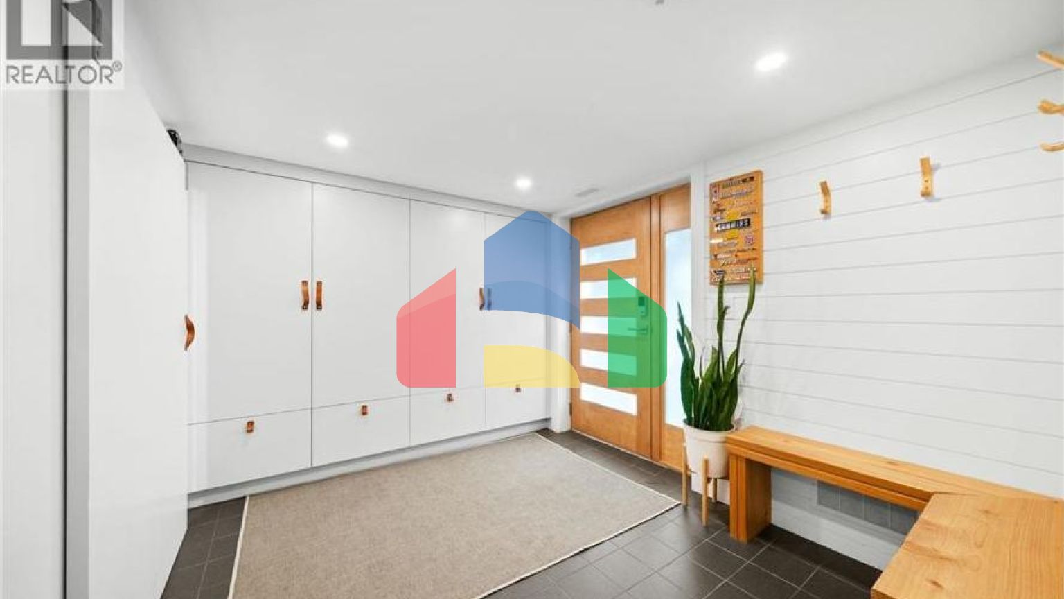 Residential - Single Family Home - North Vancouver, Canada - Canada