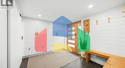 Residential - Single Family Home - North Vancouver, Canada - Canada