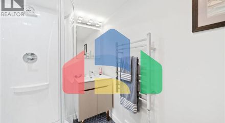 Residential - Single Family Home - North Vancouver, Canada - Canada