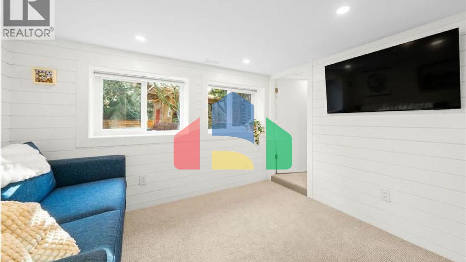 Residential - Single Family Home - North Vancouver, Canada - Canada