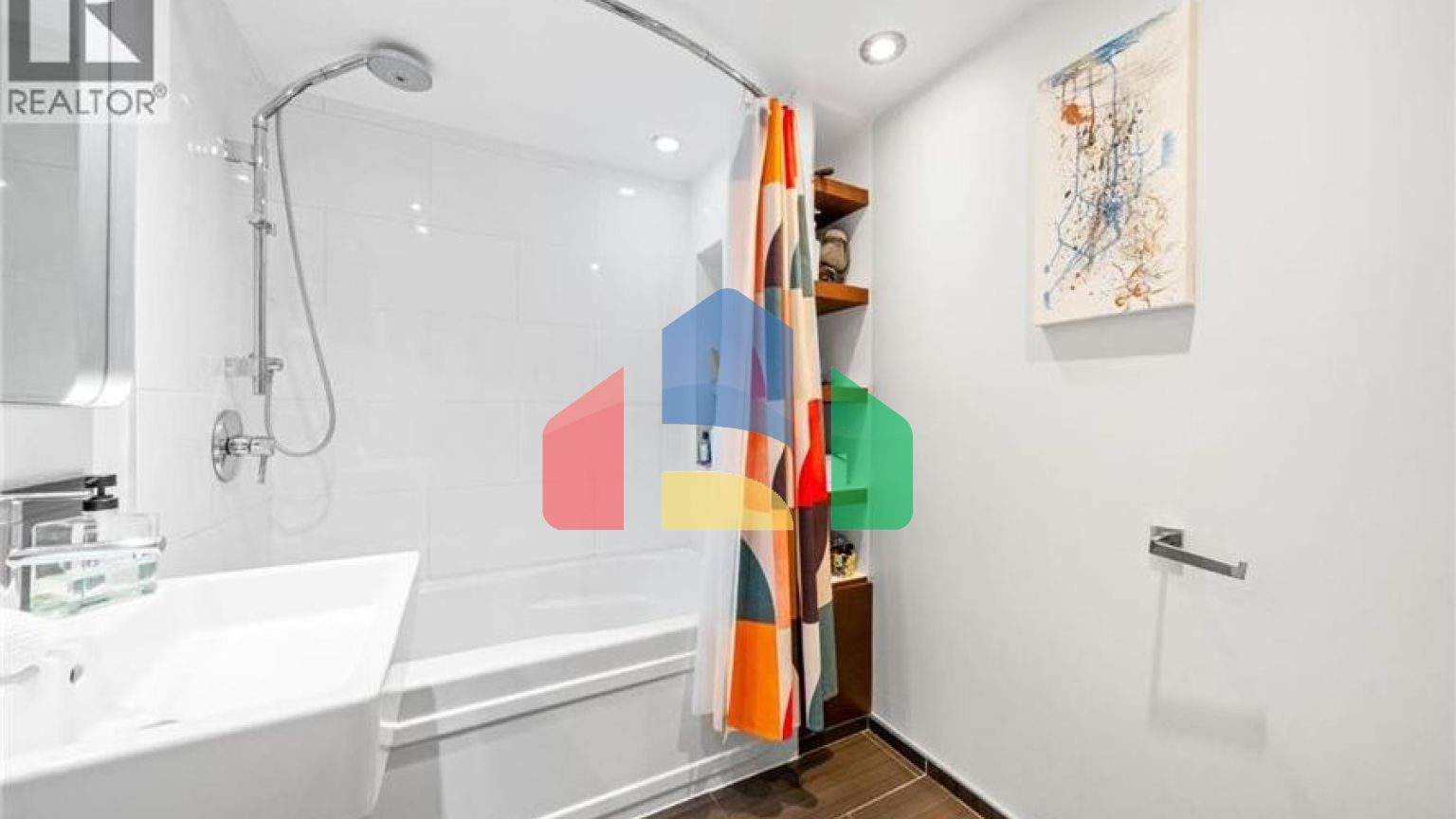 Residential - Single Family Home - North Vancouver, Canada - Canada