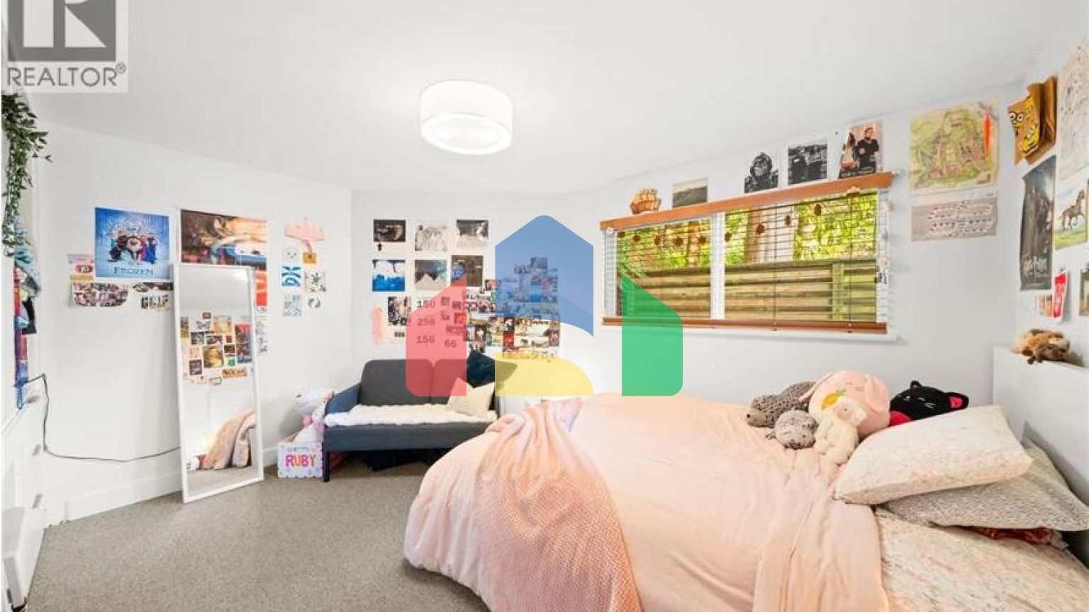 Residential - Single Family Home - North Vancouver, Canada - Canada