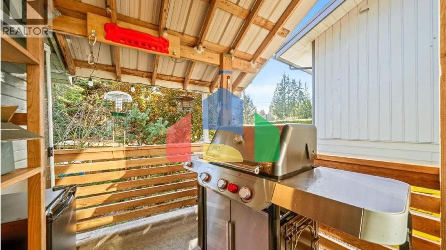 Residential - Single Family Home - North Vancouver, Canada - Canada