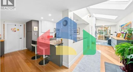 Residential - Single Family Home - North Vancouver, Canada - Canada