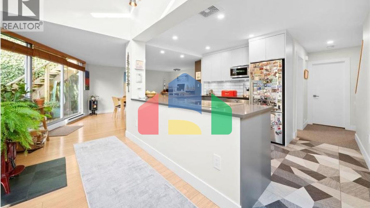 Residential - Single Family Home - North Vancouver, Canada - Canada