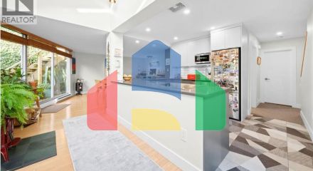 Residential - Single Family Home - North Vancouver, Canada - Canada