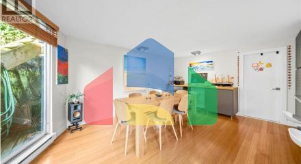 Residential - Single Family Home - North Vancouver, Canada - Canada