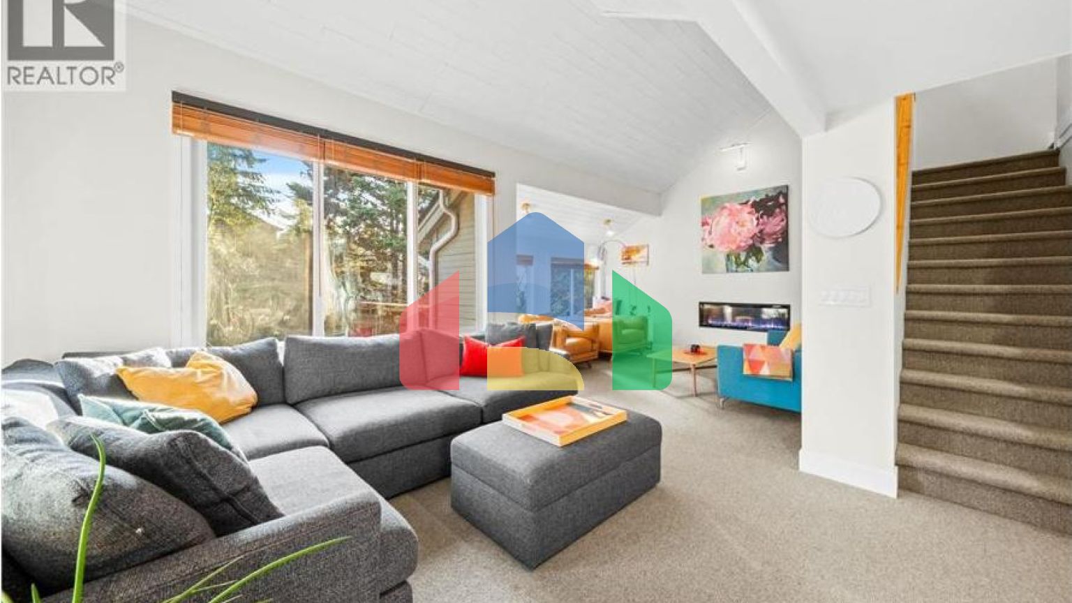 Residential - Single Family Home - North Vancouver, Canada - Canada