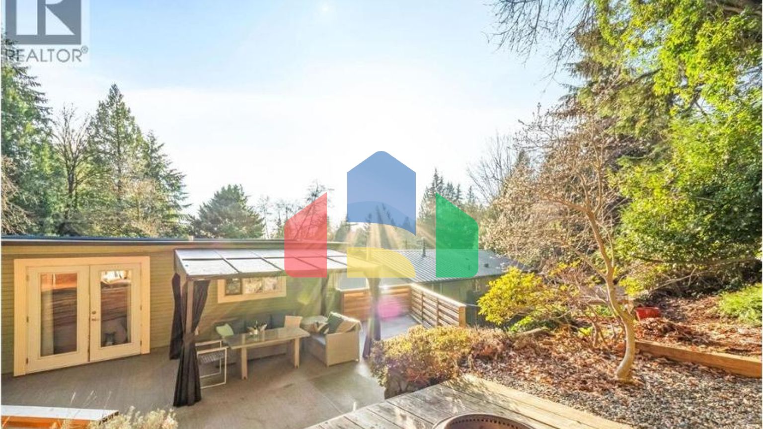 Residential - Single Family Home - North Vancouver, Canada - Canada