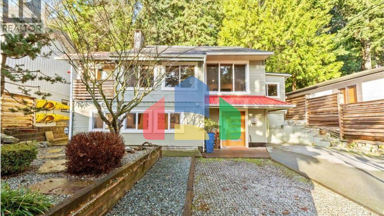 Residential - Single Family Home - North Vancouver, Canada - Canada