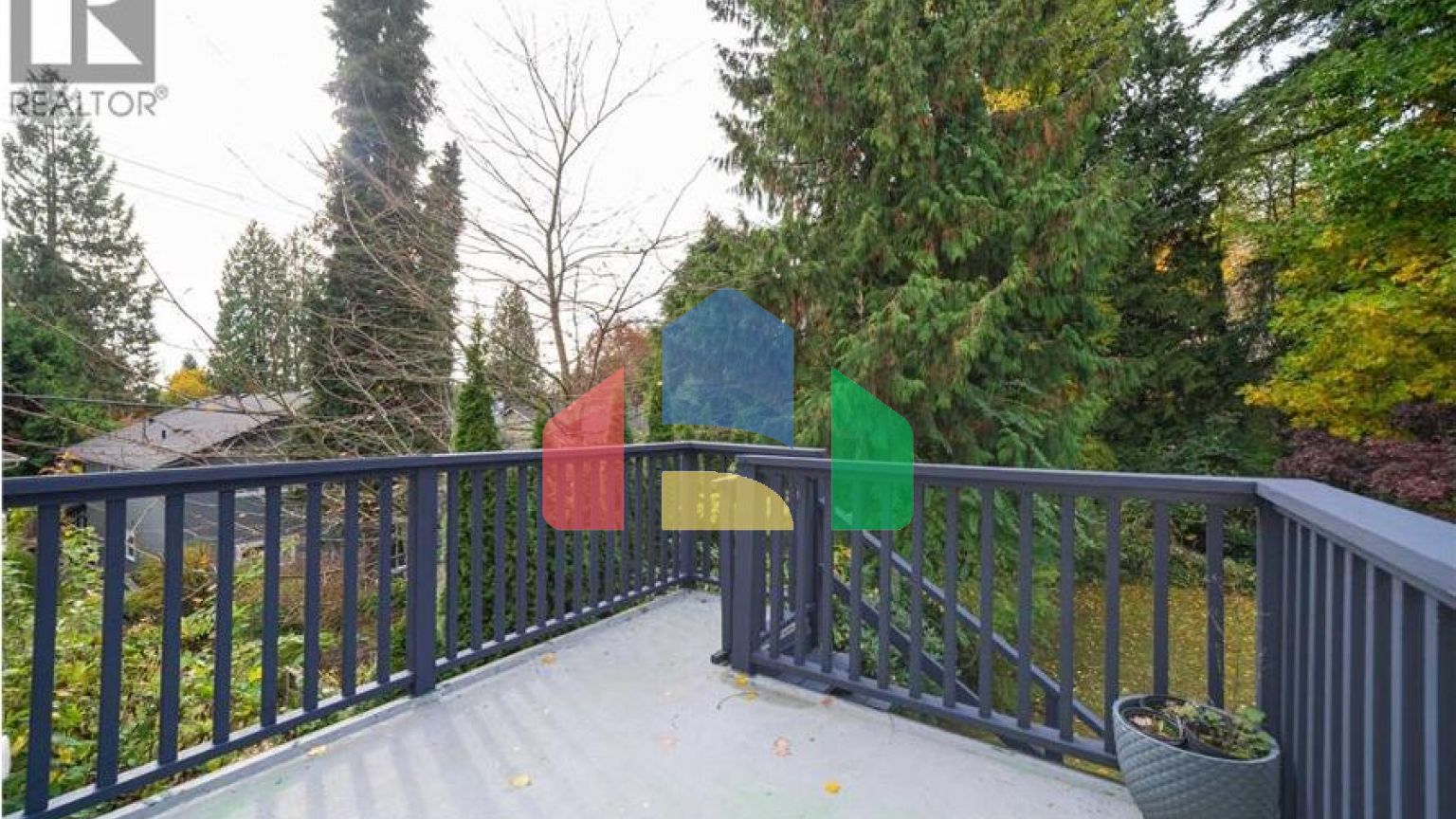 Residential - Single Family Home - North Vancouver, Canada - Canada