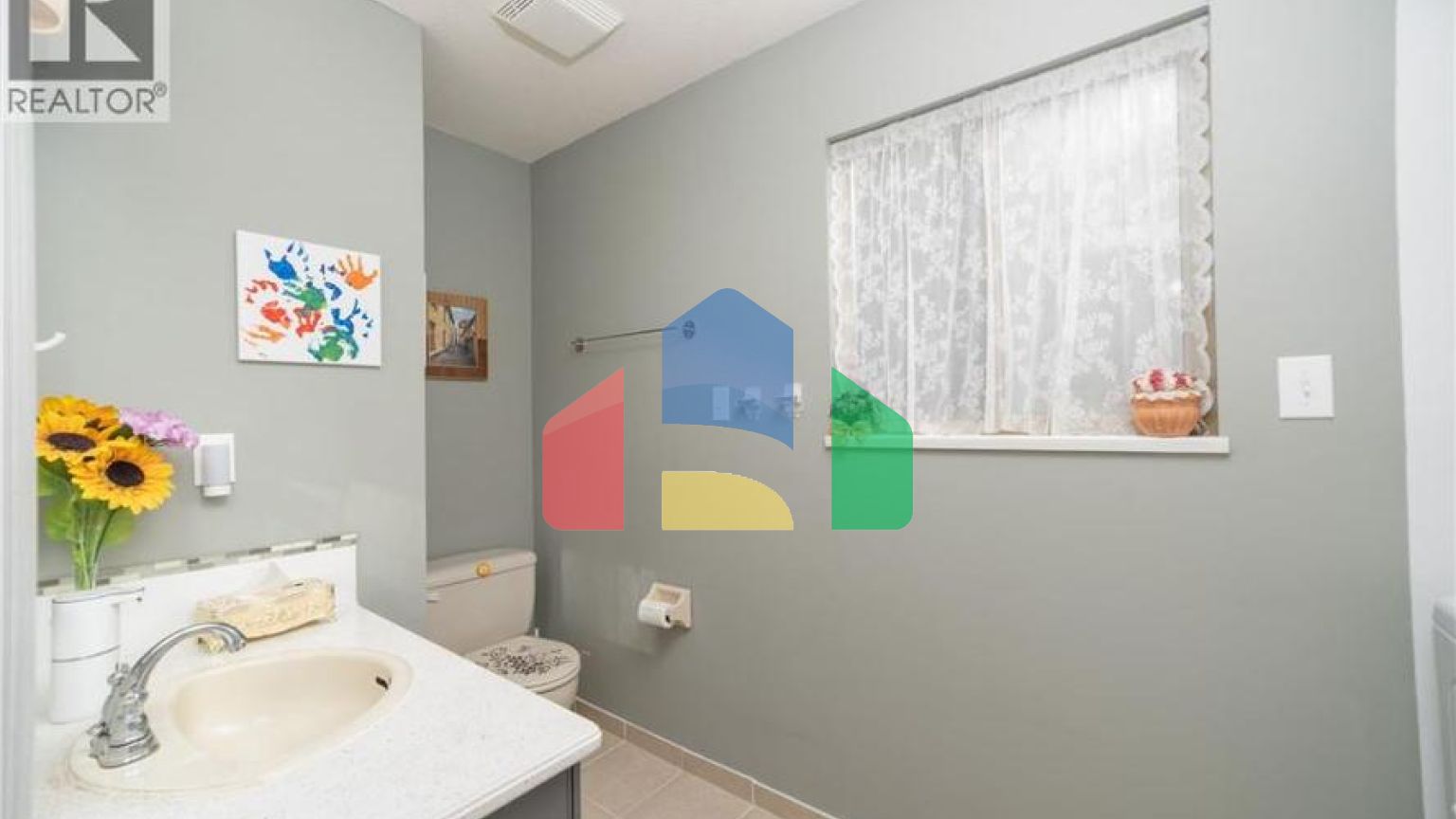 Residential - Single Family Home - North Vancouver, Canada - Canada