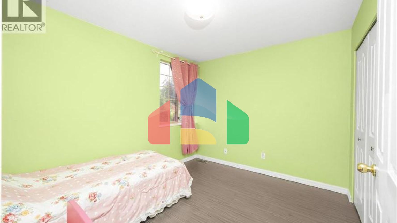 Residential - Single Family Home - North Vancouver, Canada - Canada