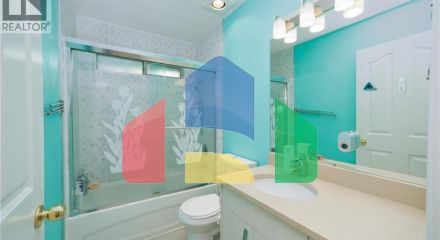 Residential - Single Family Home - North Vancouver, Canada - Canada