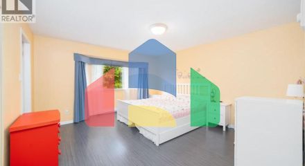 Residential - Single Family Home - North Vancouver, Canada - Canada