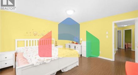 Residential - Single Family Home - North Vancouver, Canada - Canada