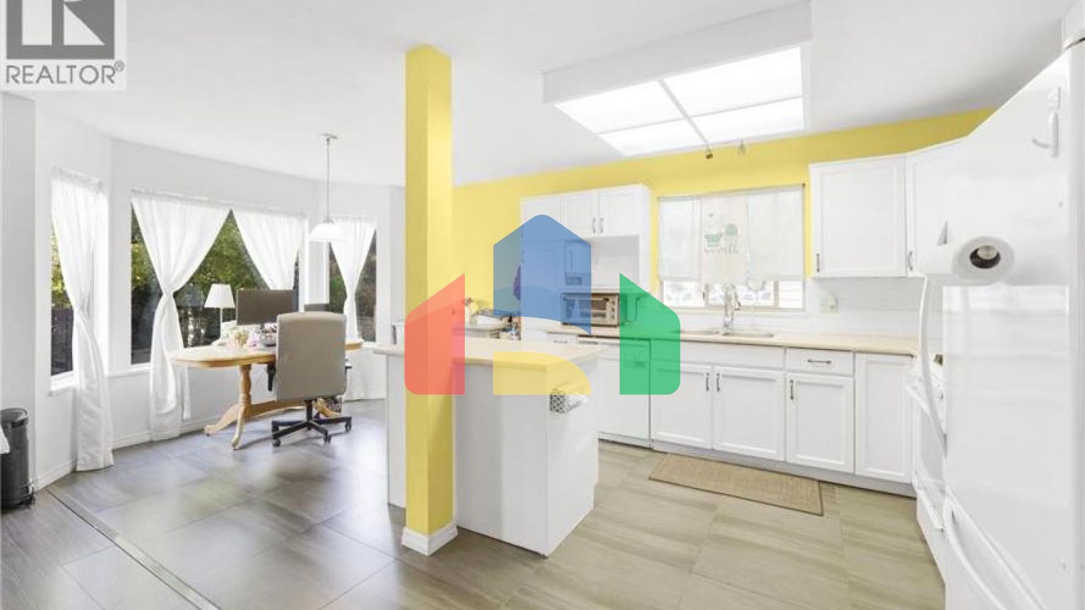 Residential - Single Family Home - North Vancouver, Canada - Canada