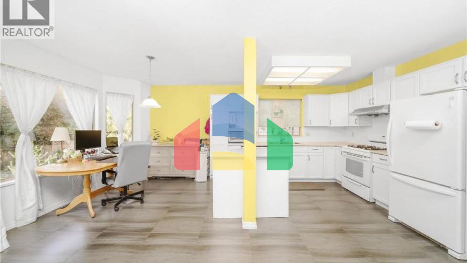 Residential - Single Family Home - North Vancouver, Canada - Canada