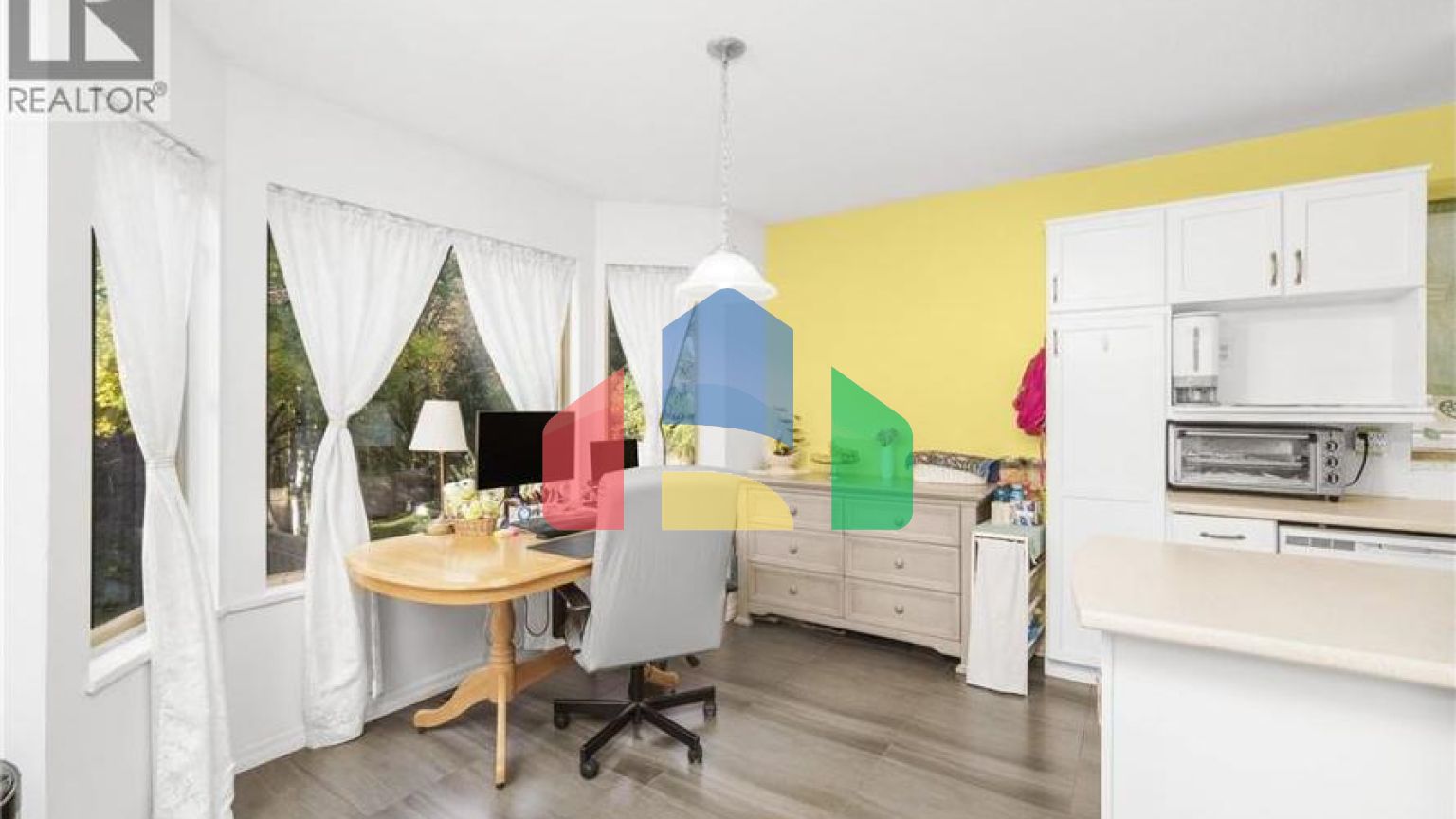 Residential - Single Family Home - North Vancouver, Canada - Canada