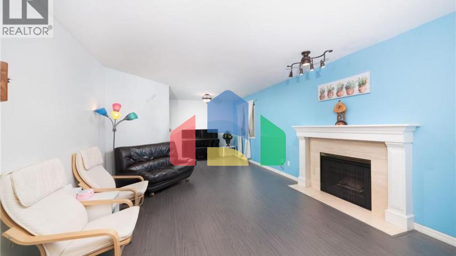 Residential - Single Family Home - North Vancouver, Canada - Canada