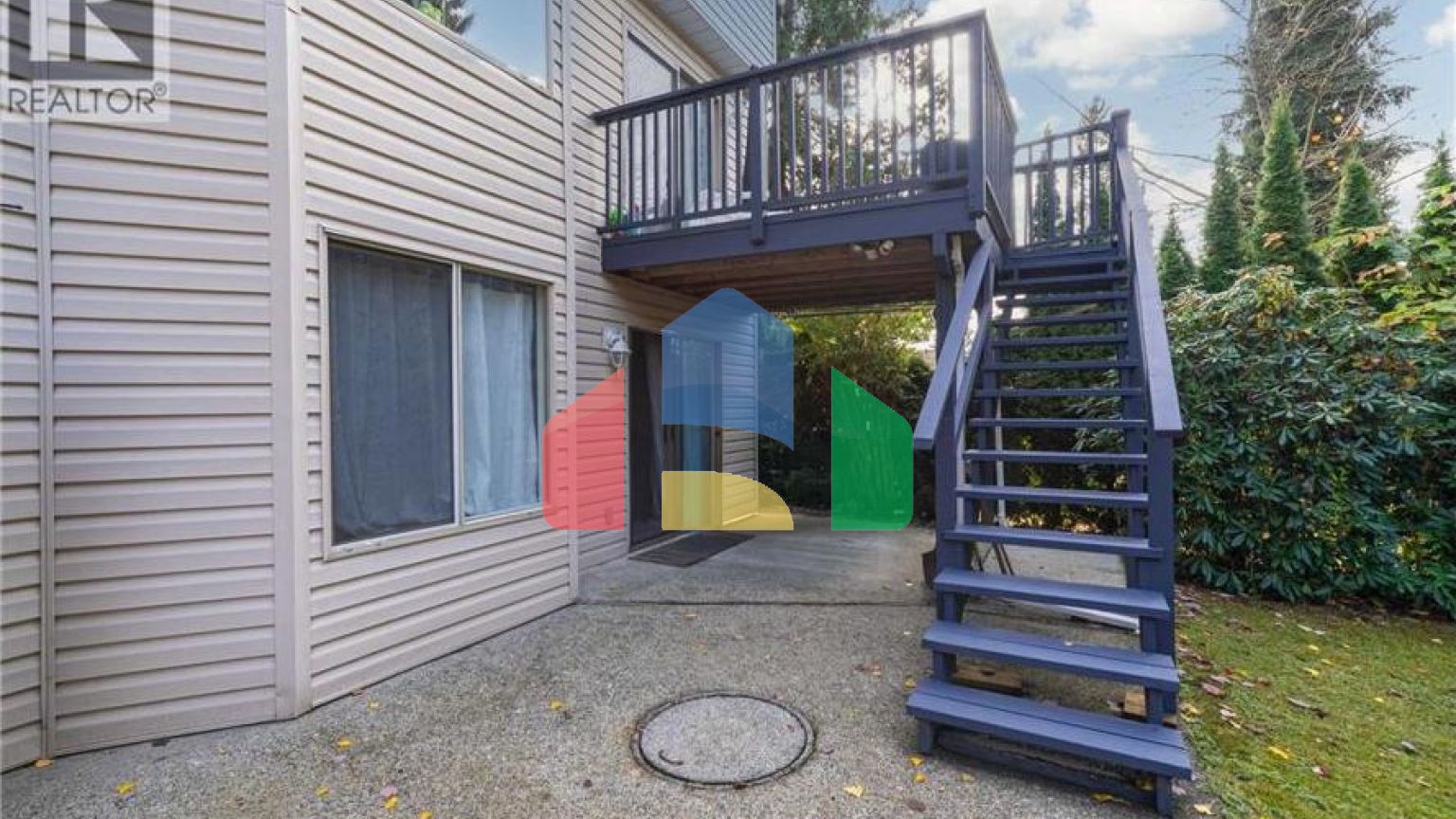 Residential - Single Family Home - North Vancouver, Canada - Canada