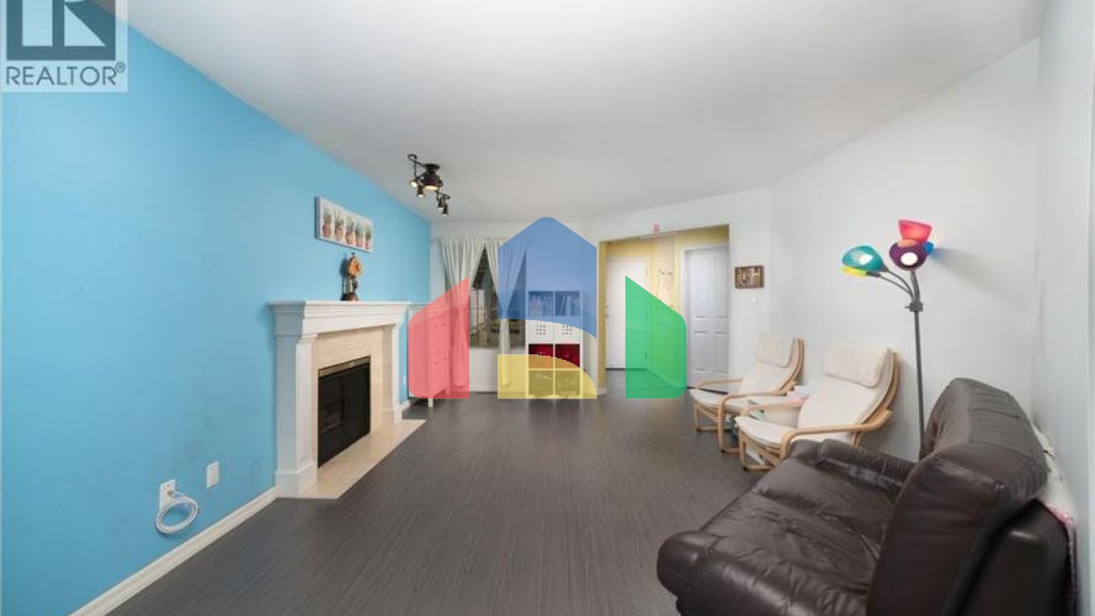 Residential - Single Family Home - North Vancouver, Canada - Canada