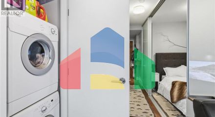 Residential - Single Family Home - North Vancouver, Canada - Canada