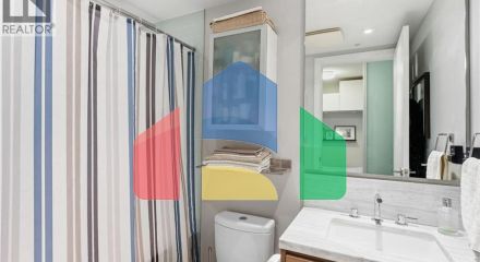 Residential - Single Family Home - North Vancouver, Canada - Canada