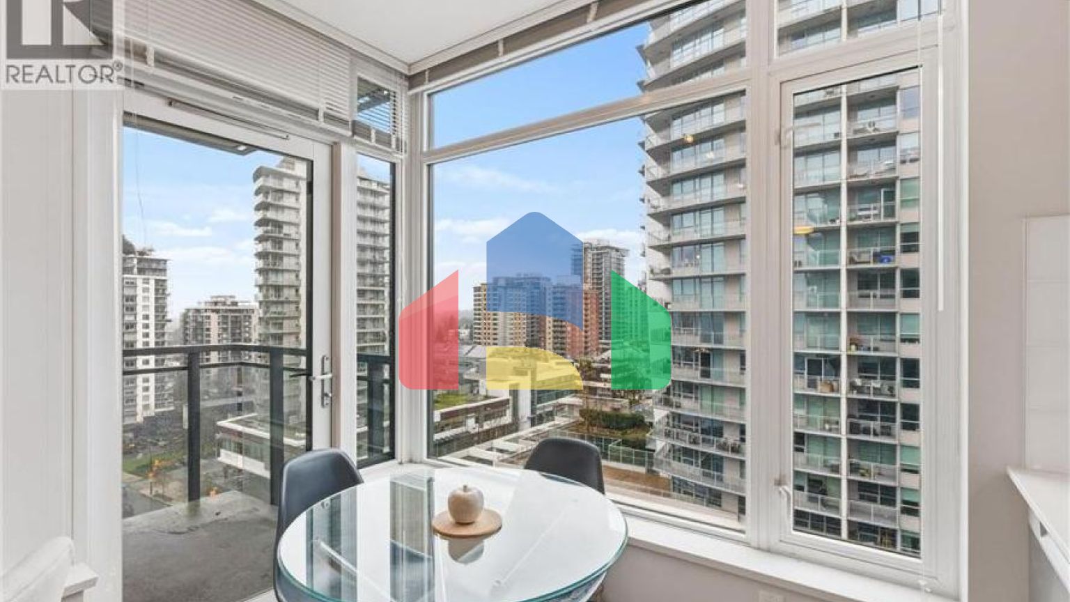 Residential - Single Family Home - North Vancouver, Canada - Canada