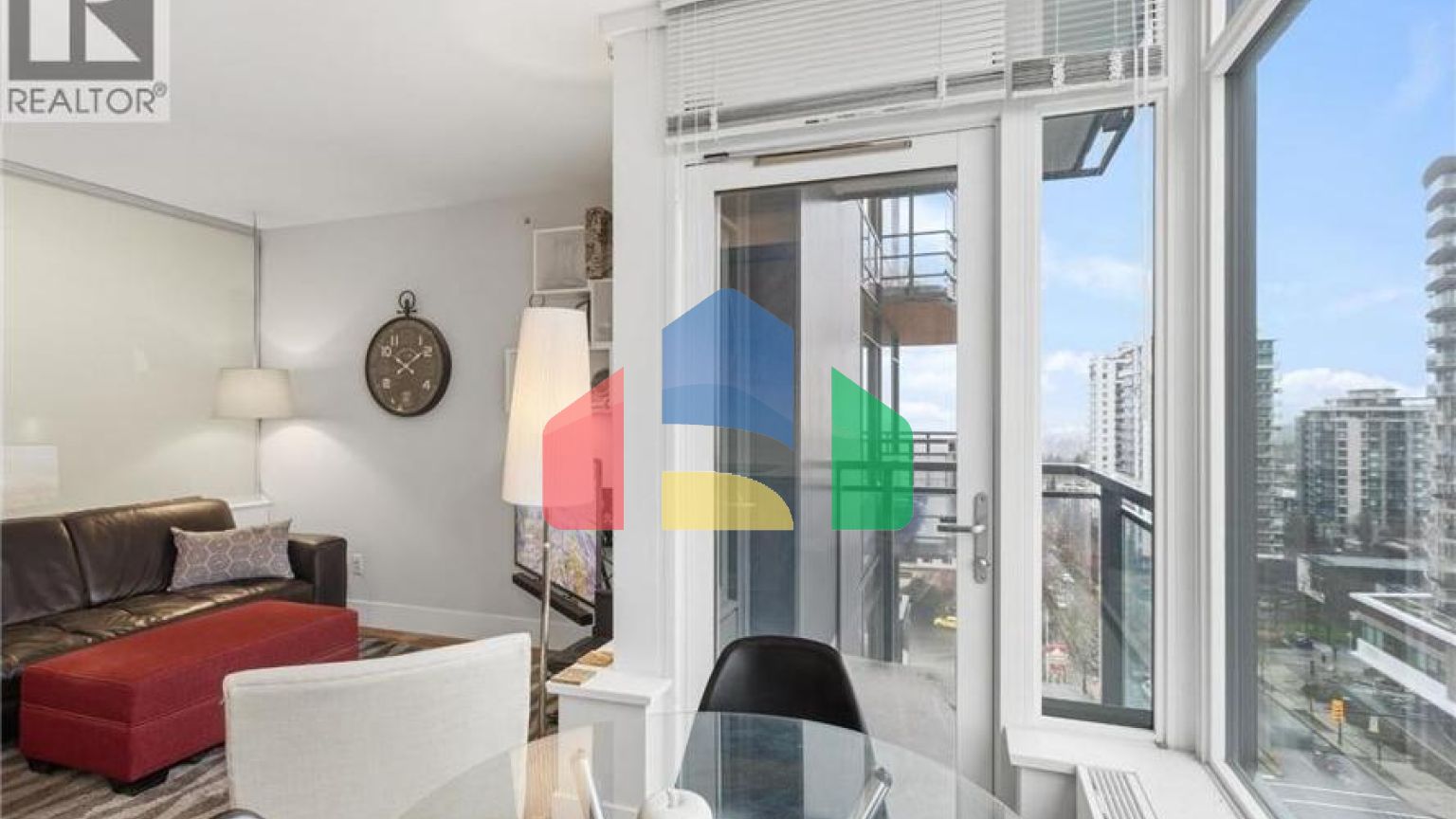 Residential - Single Family Home - North Vancouver, Canada - Canada