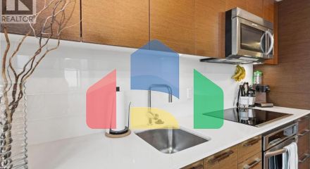 Residential - Single Family Home - North Vancouver, Canada - Canada