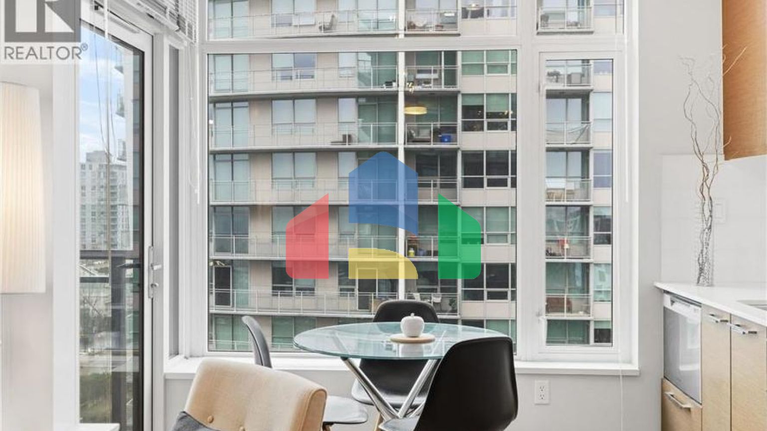 Residential - Single Family Home - North Vancouver, Canada - Canada