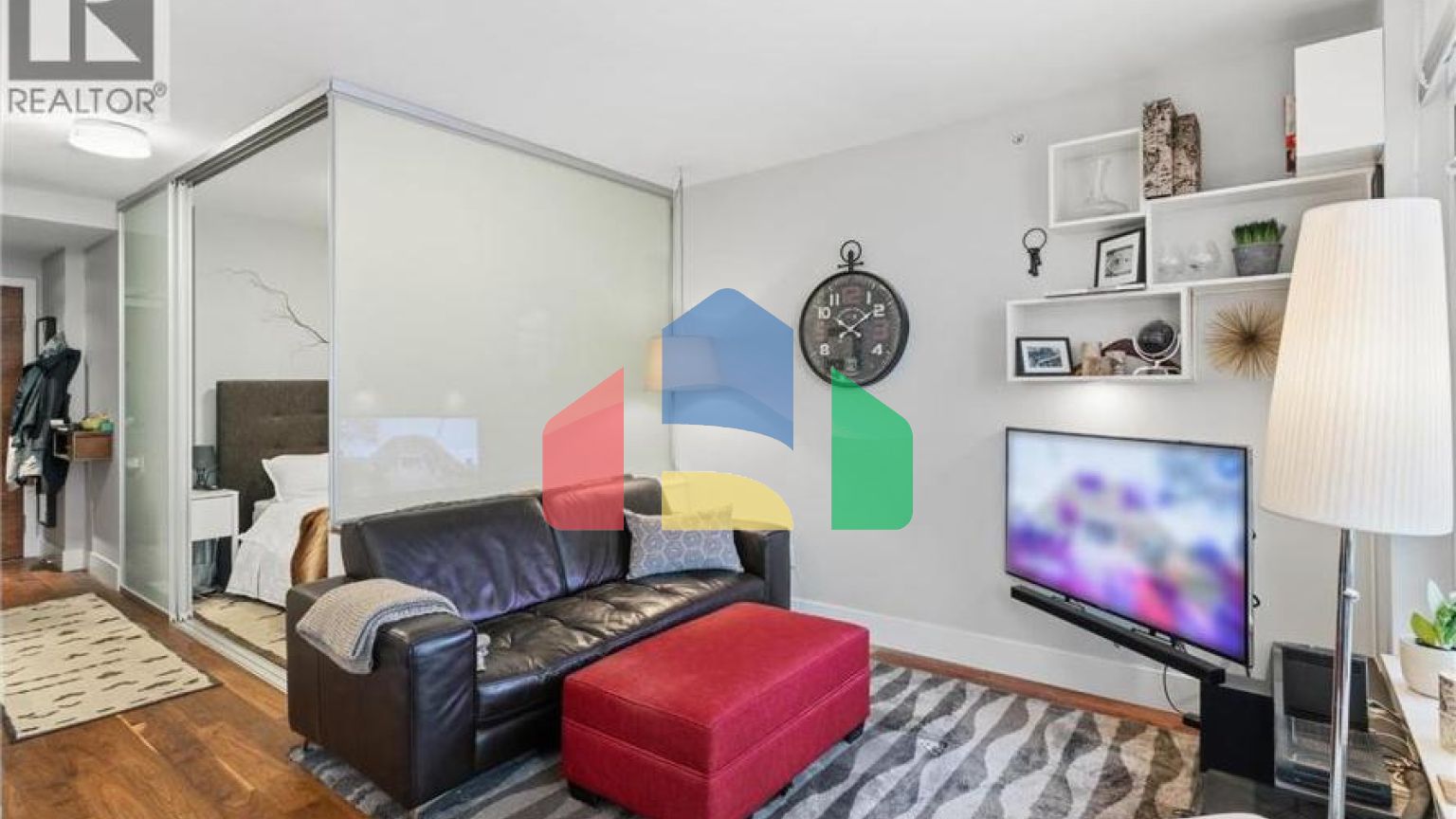 Residential - Single Family Home - North Vancouver, Canada - Canada