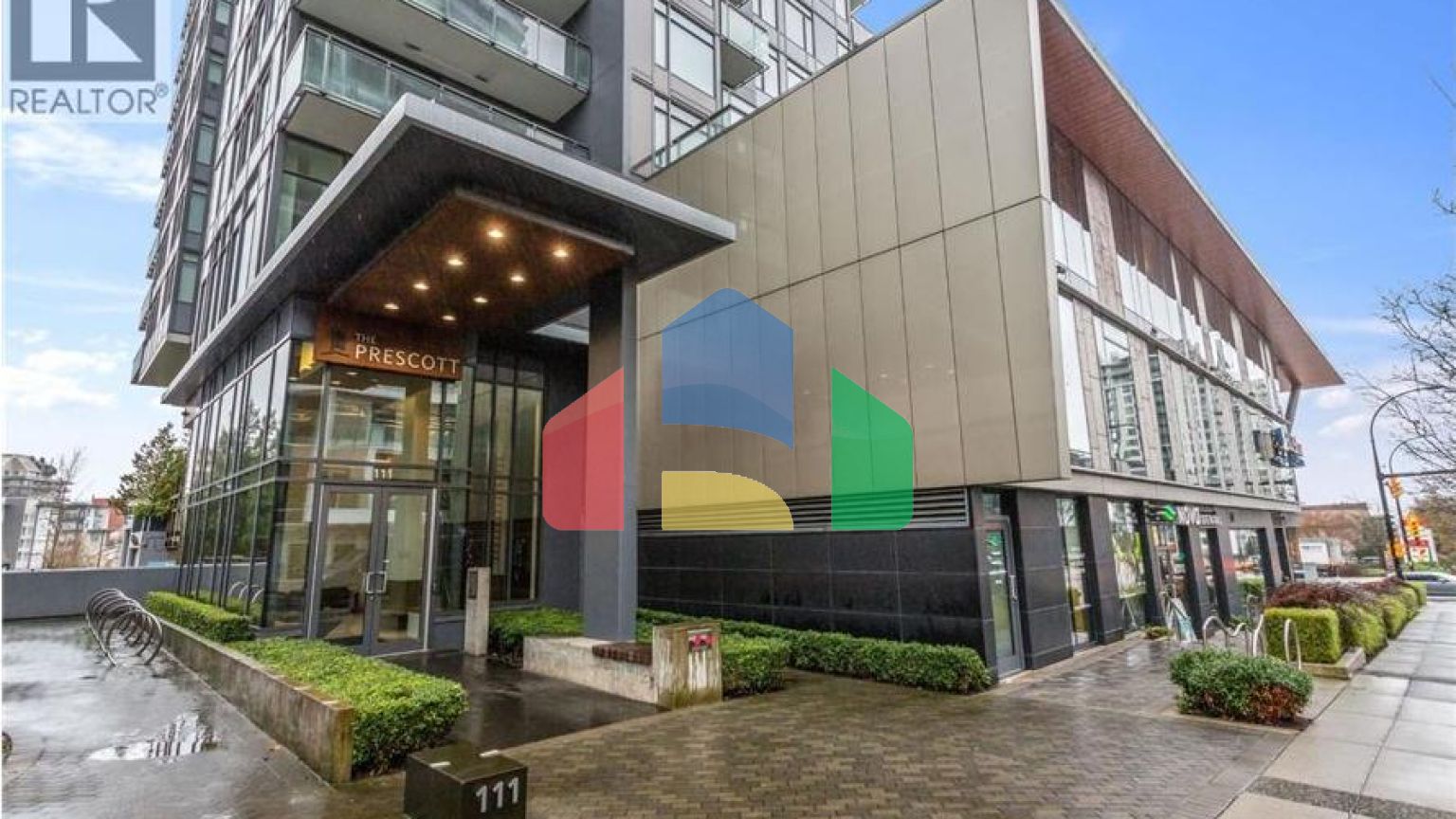 Residential - Single Family Home - North Vancouver, Canada - Canada