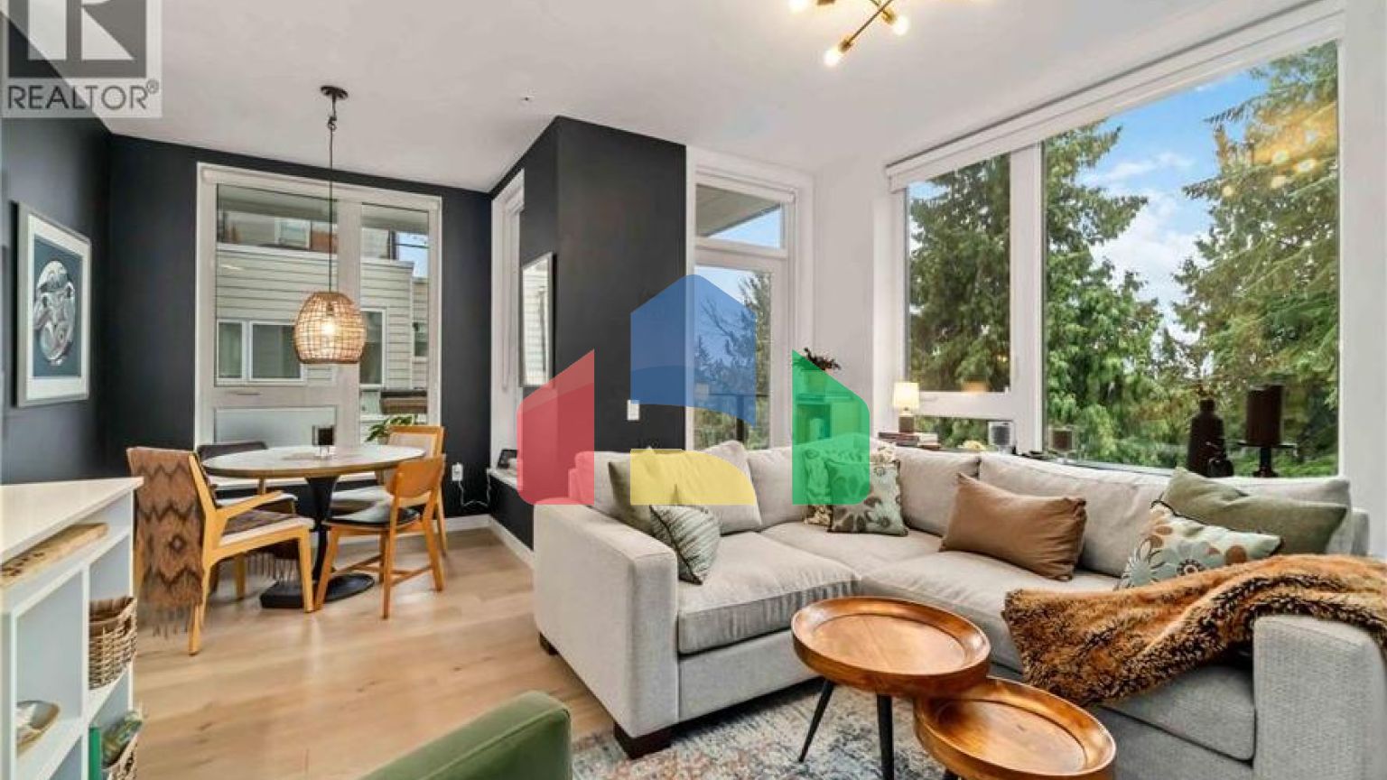 Residential - Single Family Home - North Vancouver, Canada - Canada