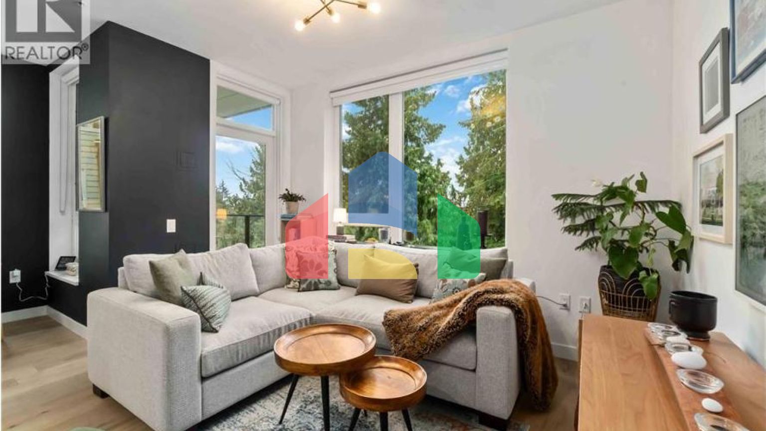 Residential - Single Family Home - North Vancouver, Canada - Canada