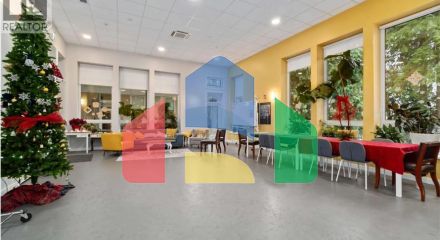 Residential - Single Family Home - North Vancouver, Canada - Canada