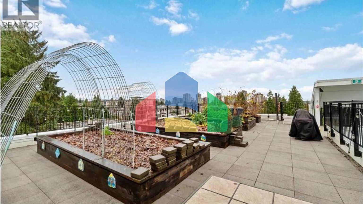 Residential - Single Family Home - North Vancouver, Canada - Canada