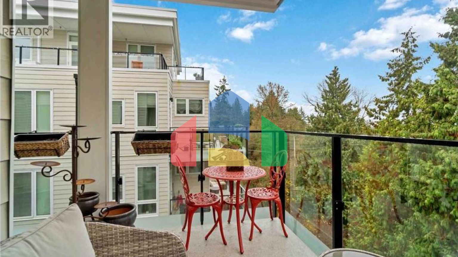 Residential - Single Family Home - North Vancouver, Canada - Canada