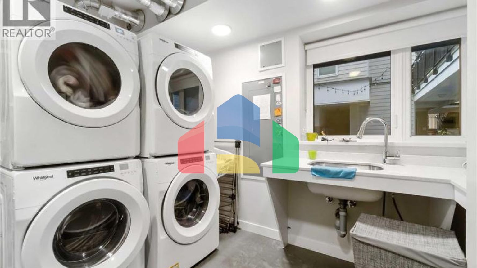 Residential - Single Family Home - North Vancouver, Canada - Canada