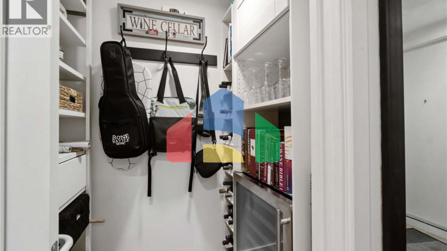 Residential - Single Family Home - North Vancouver, Canada - Canada