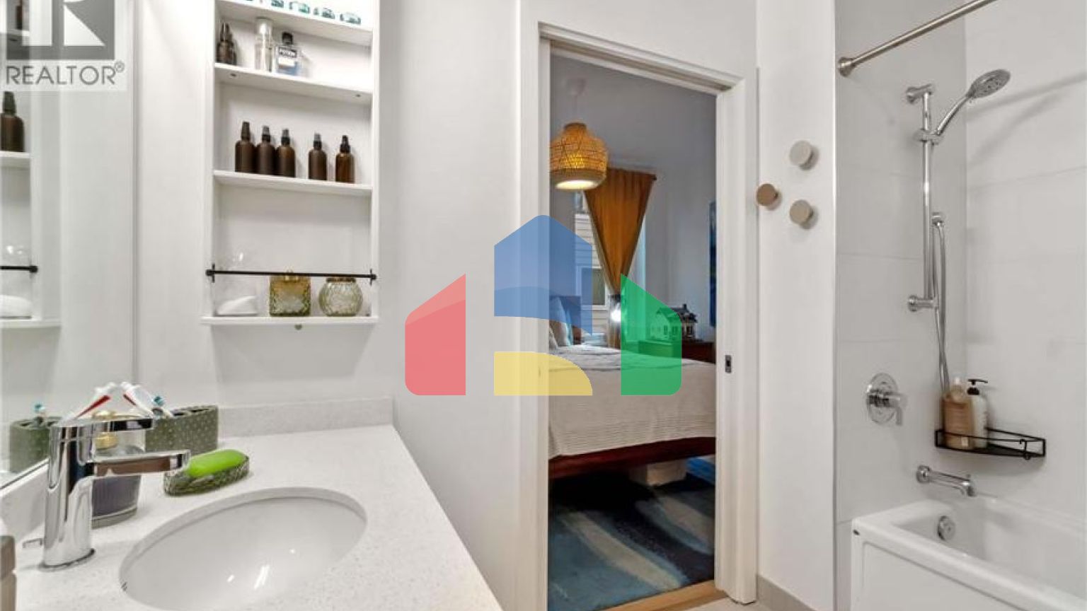 Residential - Single Family Home - North Vancouver, Canada - Canada