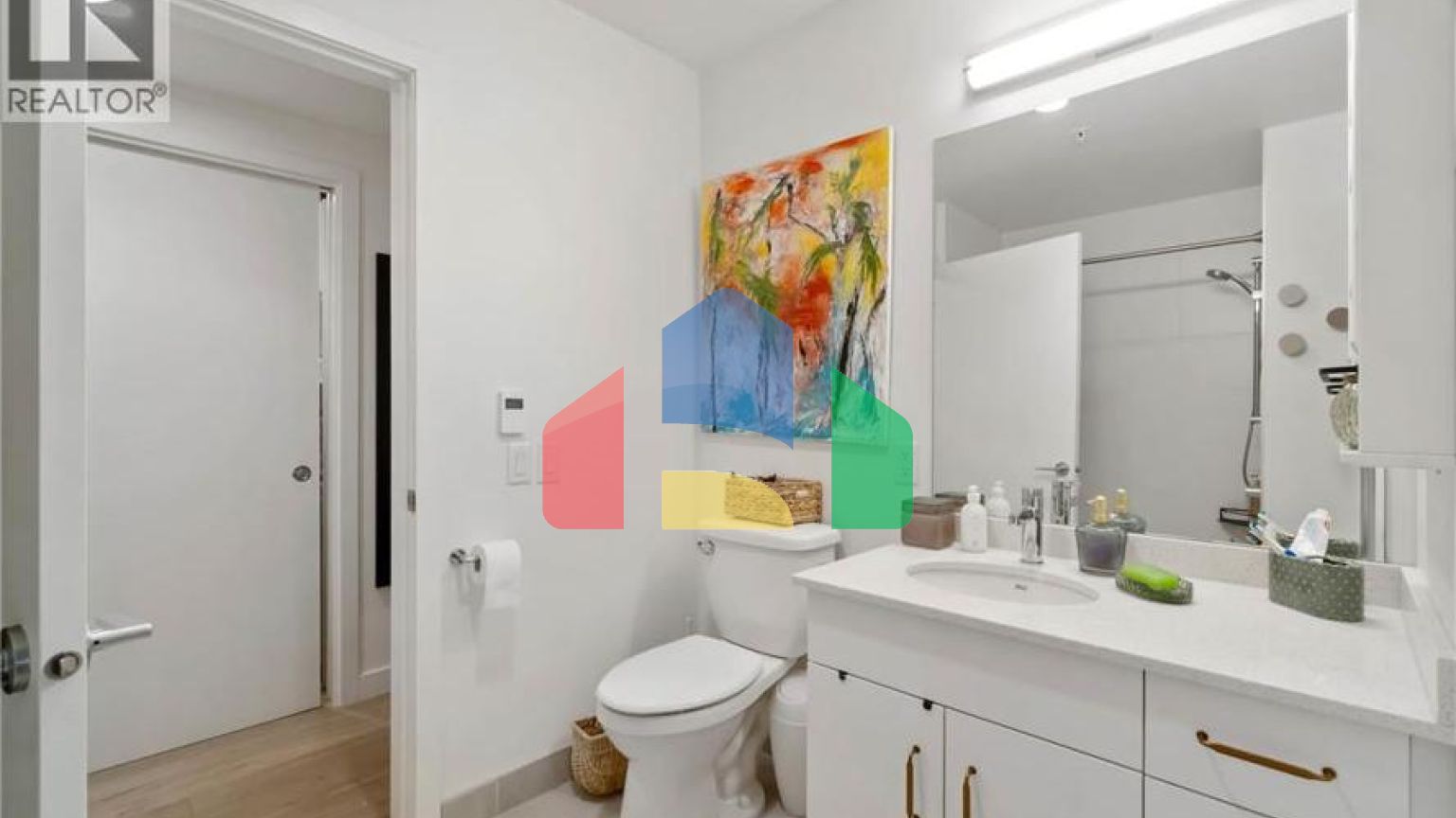 Residential - Single Family Home - North Vancouver, Canada - Canada