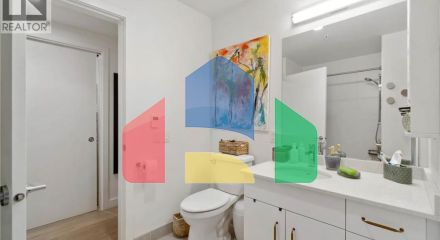 Residential - Single Family Home - North Vancouver, Canada - Canada