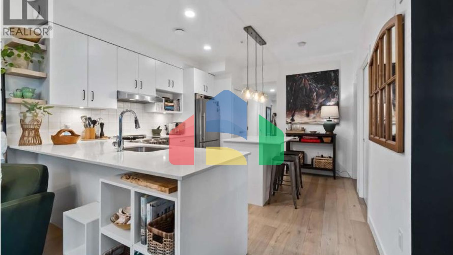 Residential - Single Family Home - North Vancouver, Canada - Canada