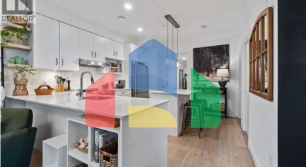 Residential - Single Family Home - North Vancouver, Canada - Canada