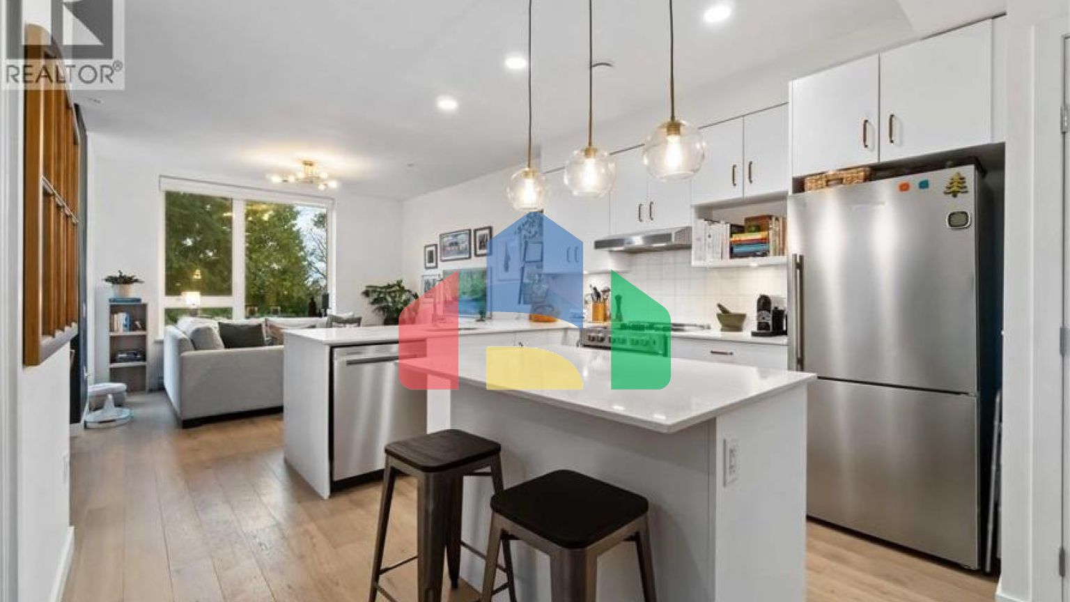 Residential - Single Family Home - North Vancouver, Canada - Canada